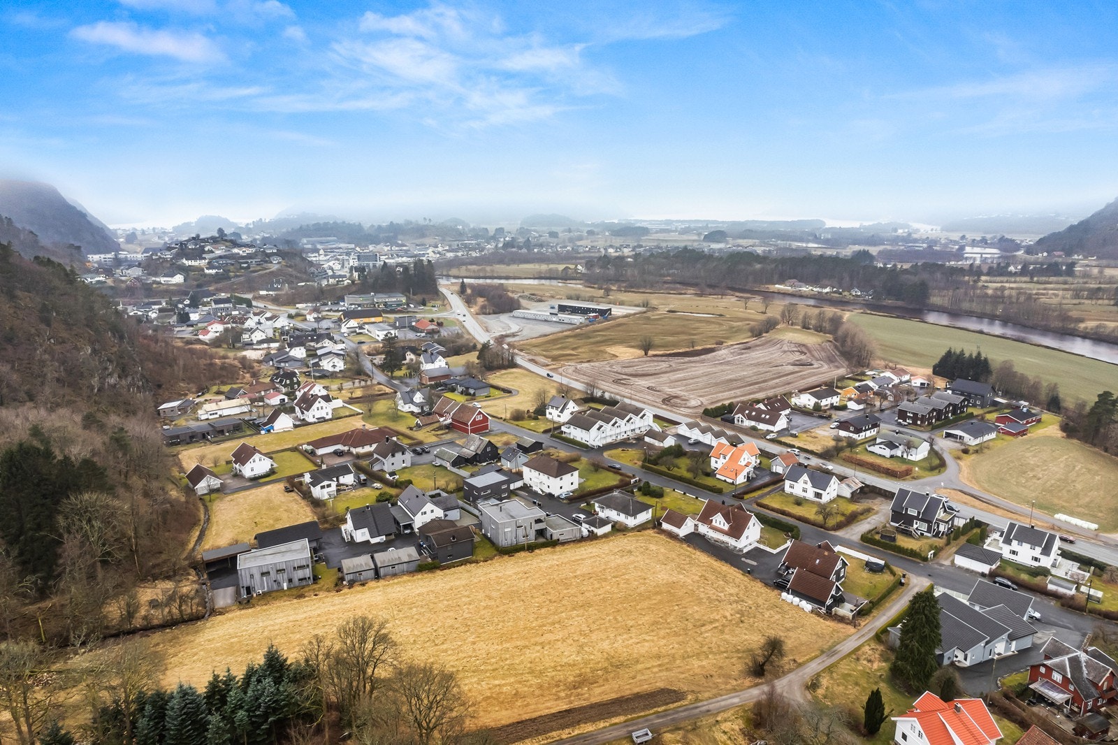 Boligen har en sentral beliggenhet på Bergsaker Galleribilde