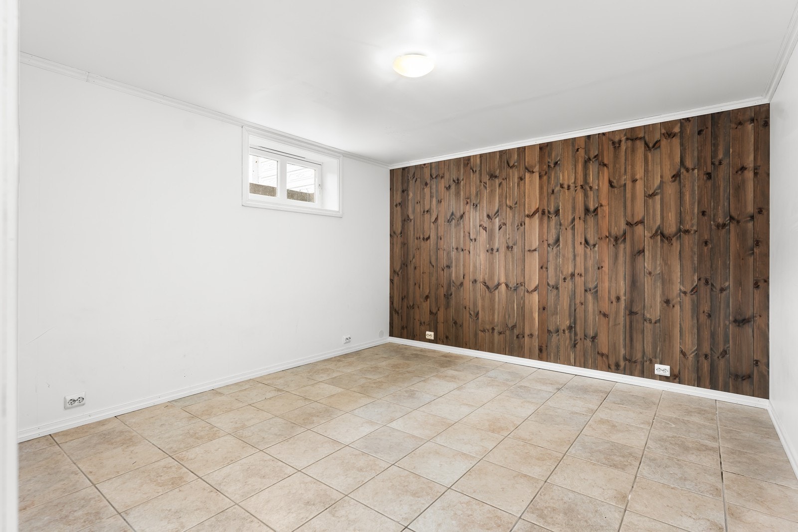 Disponibelt rom i kjeller Galleribilde