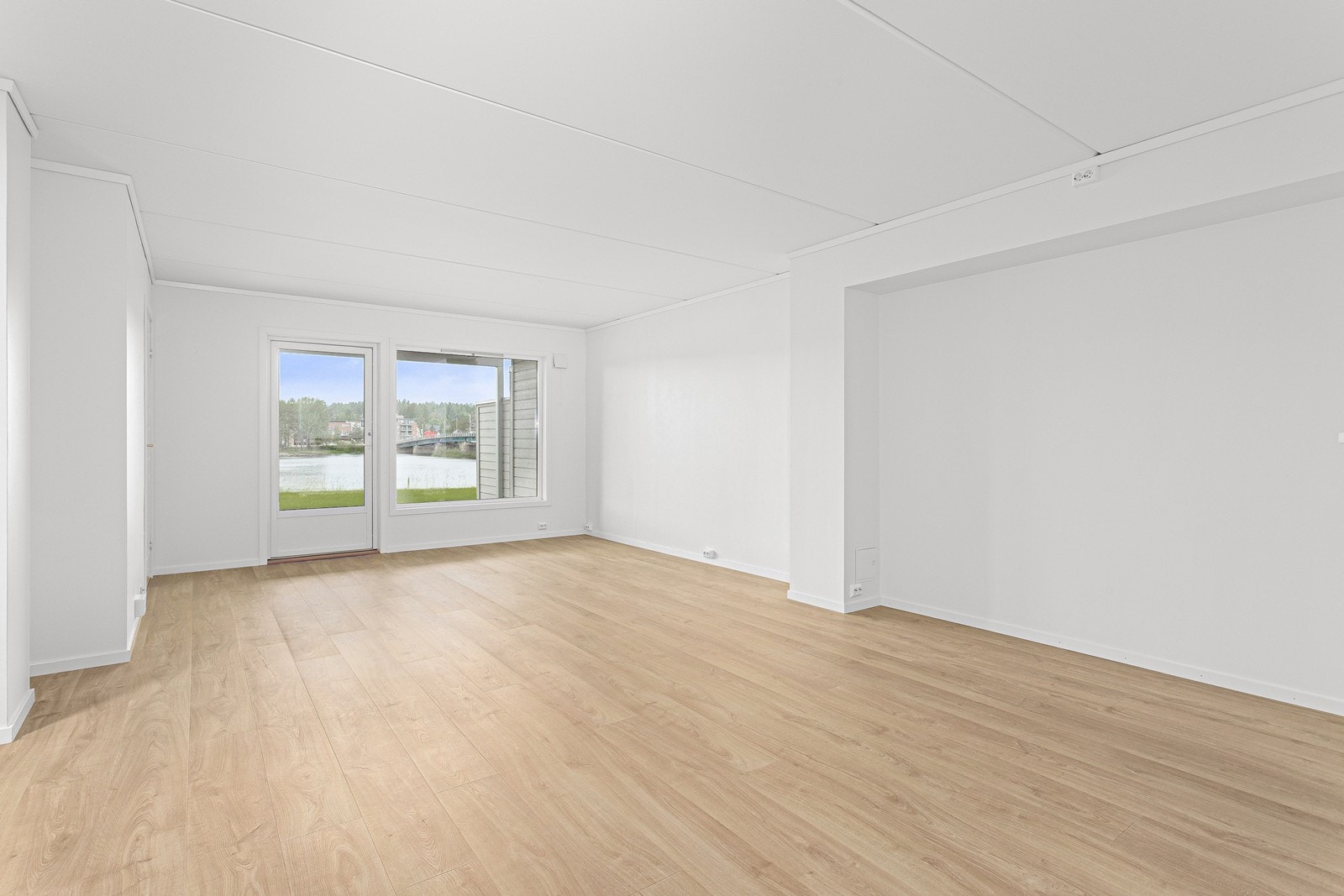 God plass til både sofa- og spisegruppe. Galleribilde