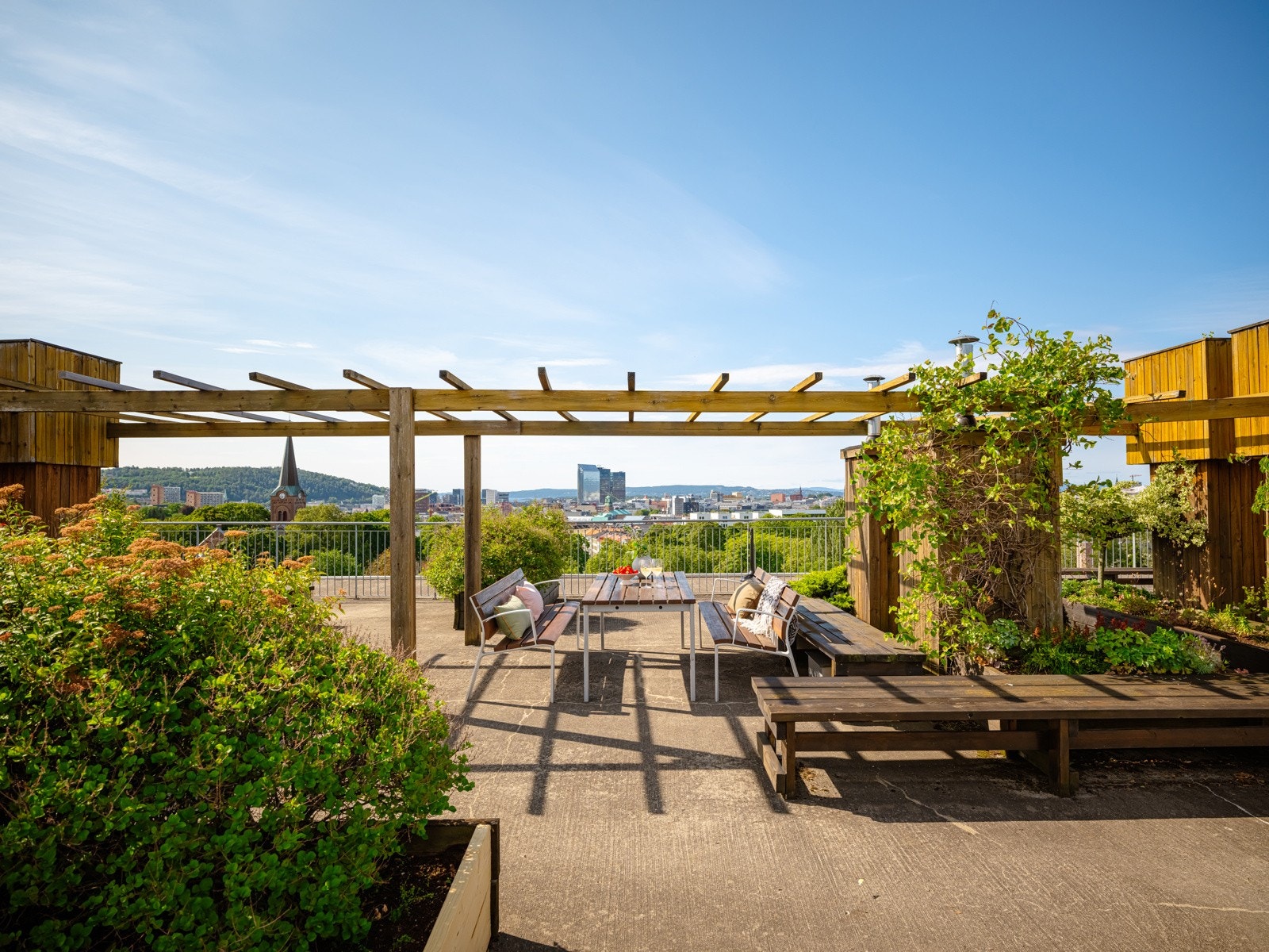 TIl glede for beboerne er det en herlig, felles takterrasse. Galleribilde