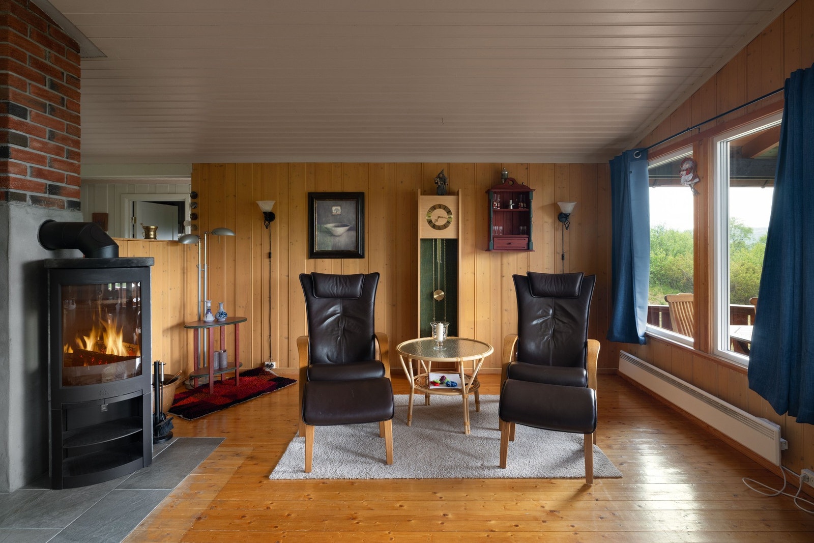 Peisen varmer godt på kalde vinterdager Galleribilde