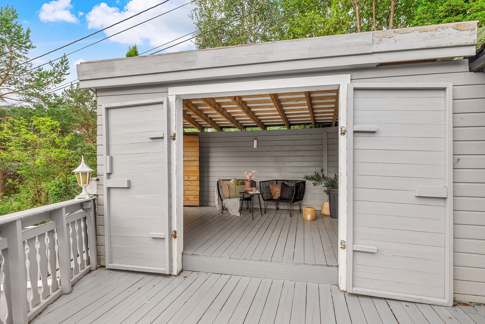 Her finner du også boligens vinterhage som kan benytter hele året. Galleribilde