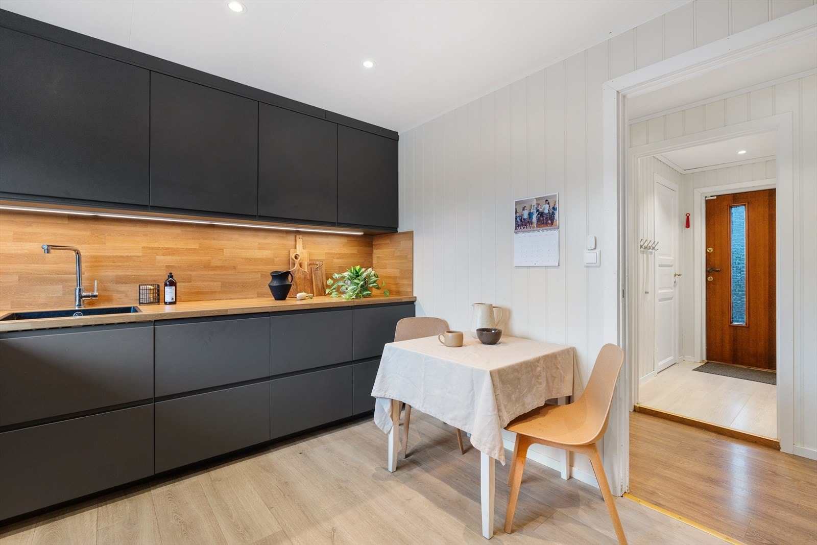 Kjøkkenet er fra IKEA og ble montert i 2024. Galleribilde