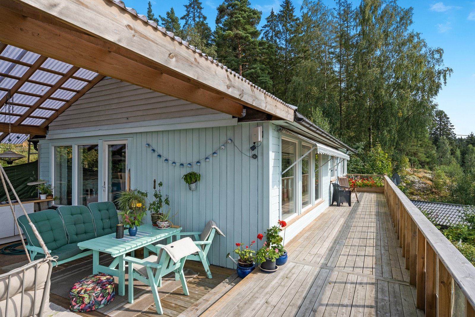 Delvis overbygget terrasse! Galleribilde