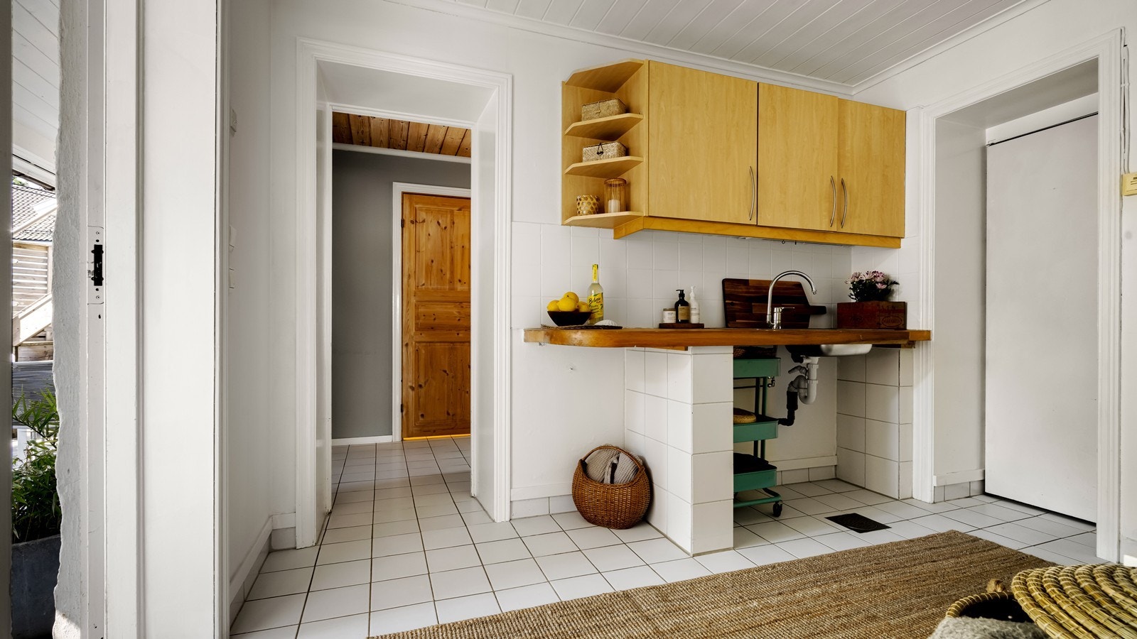 Grovkjøkken rett ved bakhagen - perfekt for lange sommerkvelder Galleribilde