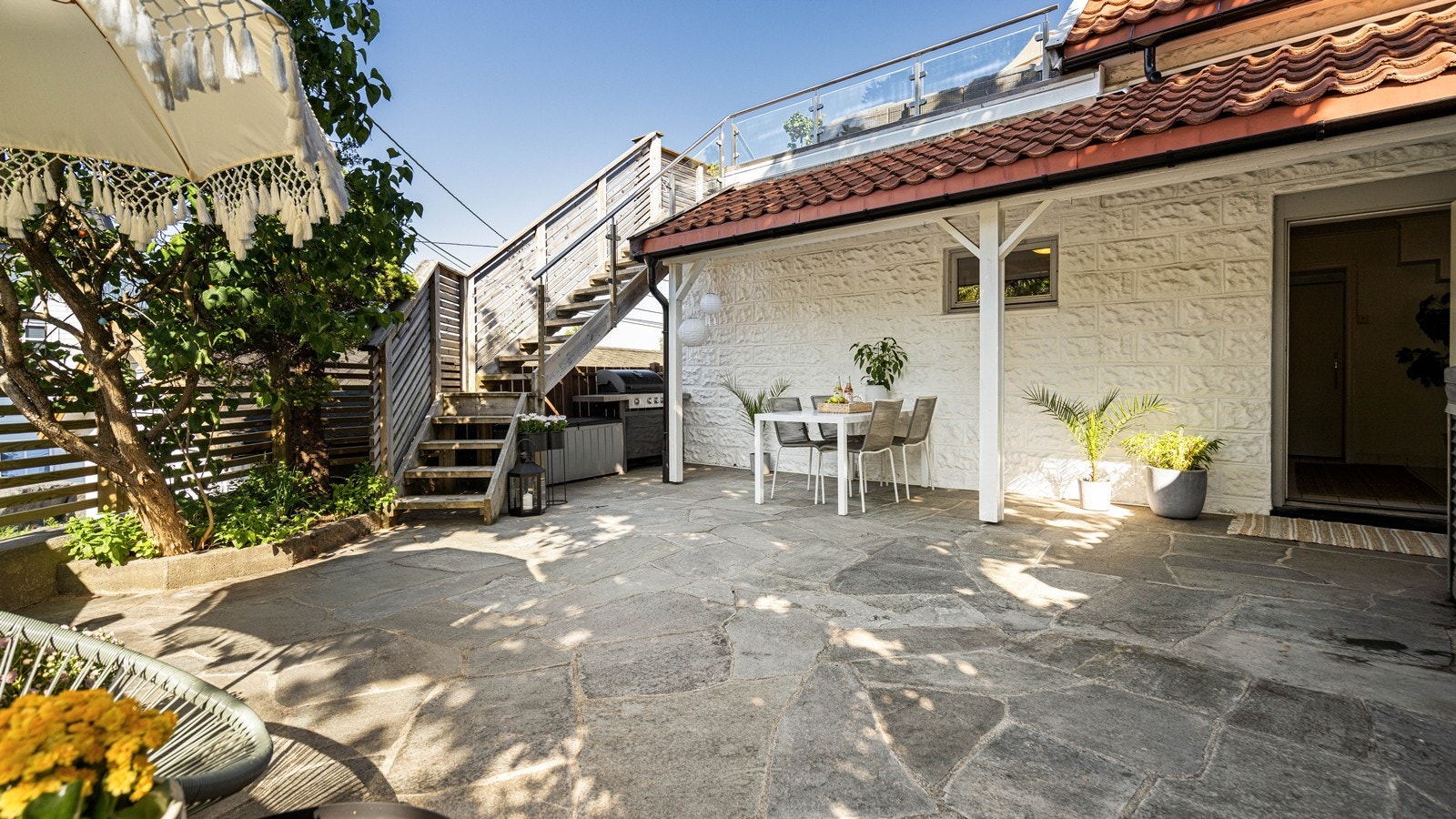 Fantastisk bakhage som må oppleves Galleribilde