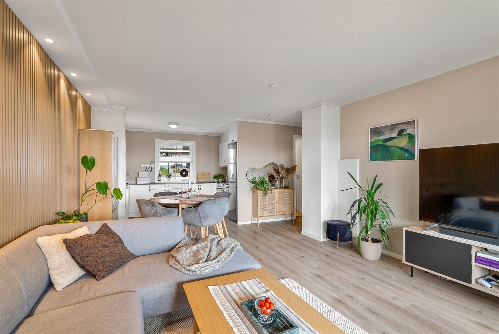 I felleskostnadene har du inkludert kabel-tv/internett, samt kommunale avgifter. Galleribilde