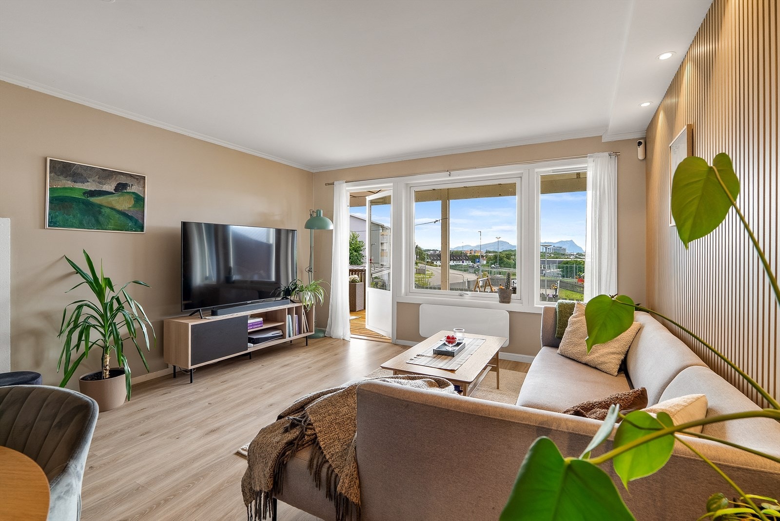 Velkommen til Arnt holms vei 8 - En pen og oppgradert 2-roms leilighet! Galleribilde