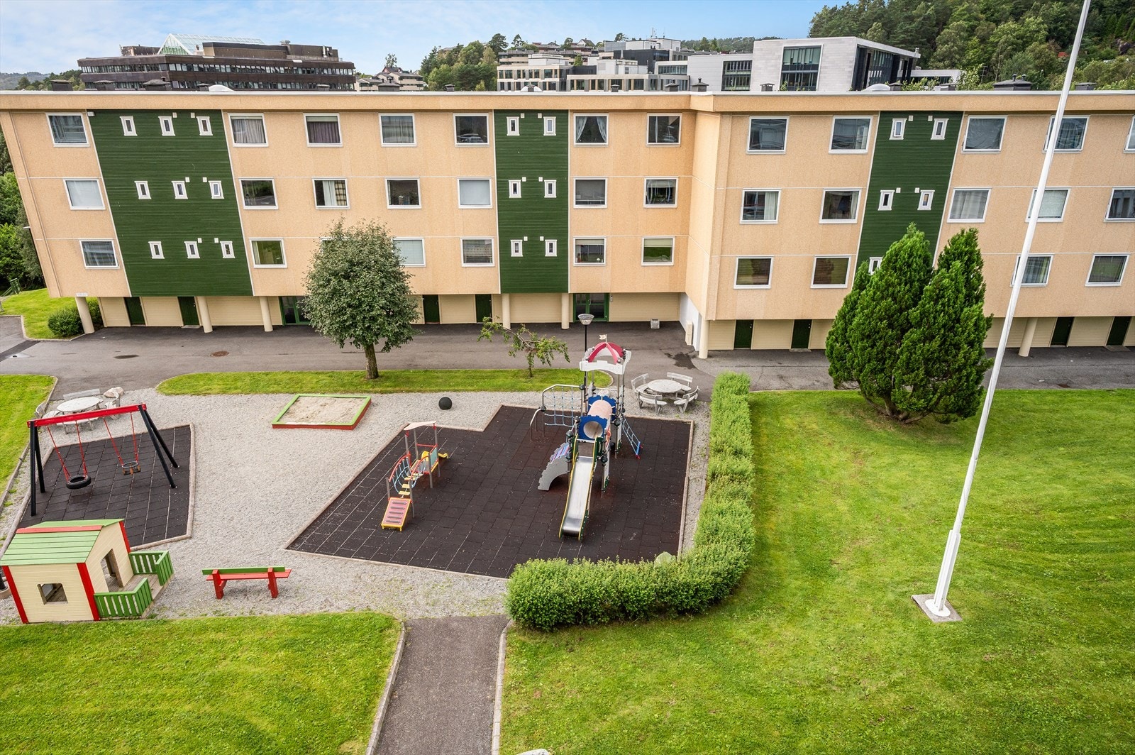 Felles lekeplass for de minste. Galleribilde