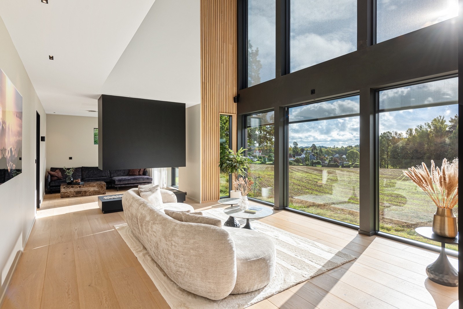 Dette er en villa som rett og slett må oppleves for å få det rette inntrykket! Galleribilde