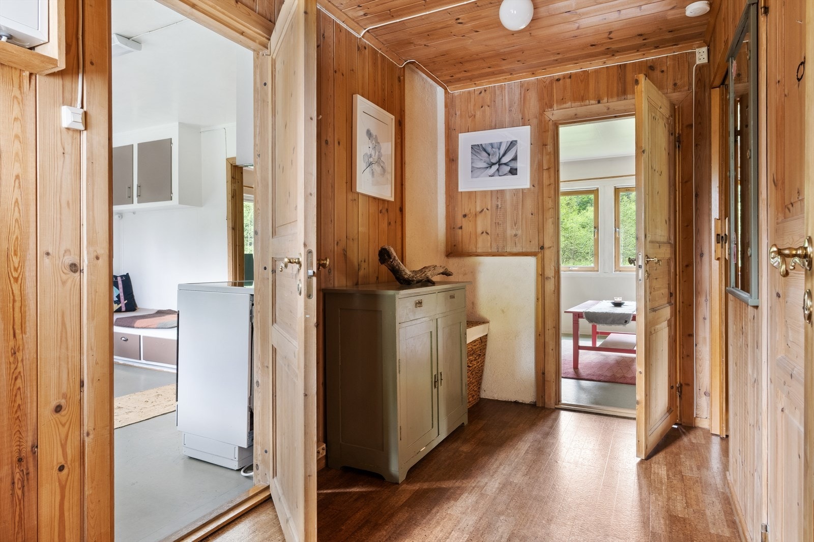 Gang - adkomst til kjøkken, stue og bad. Galleribilde