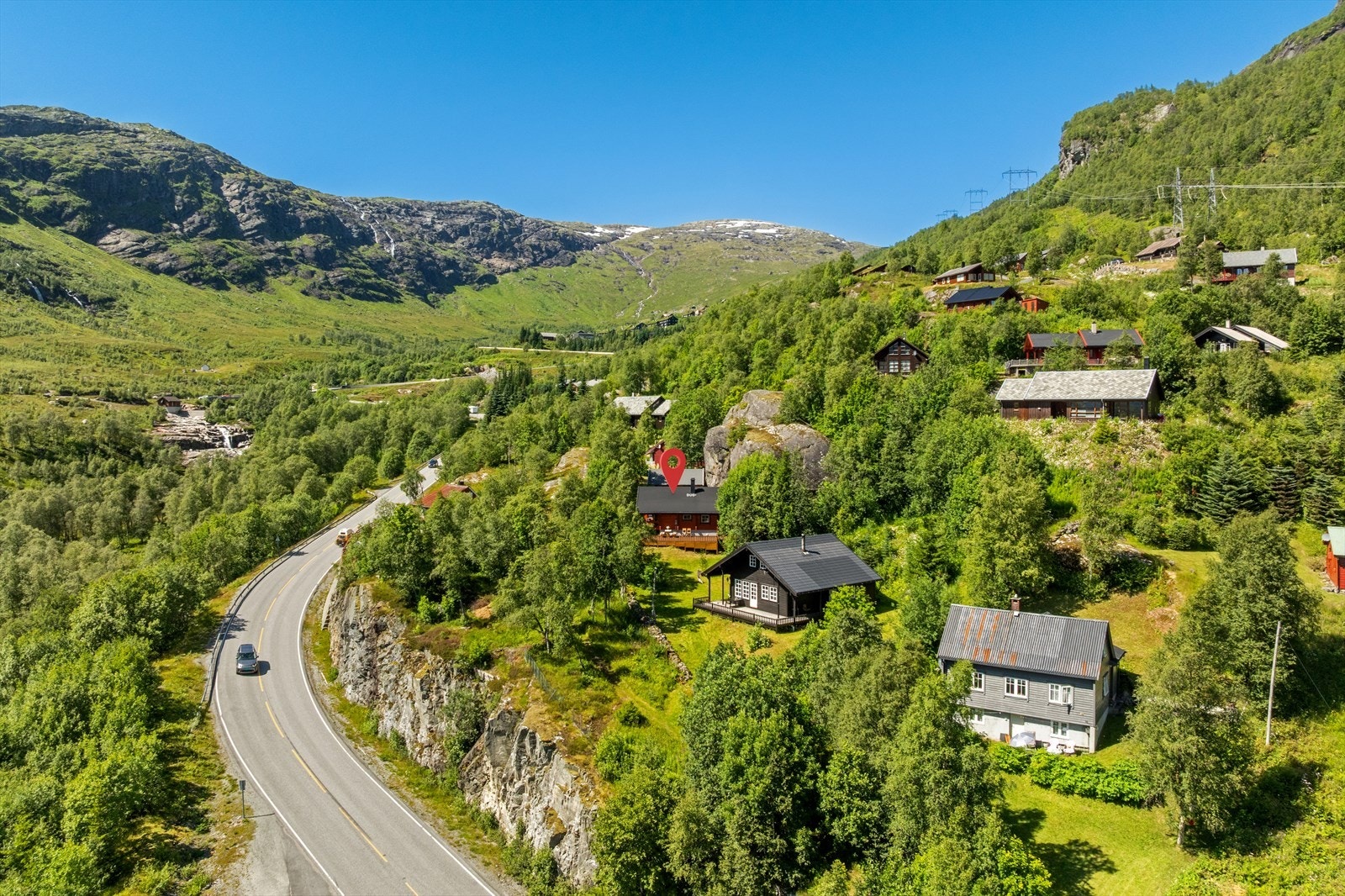 Beliggende i Røldalsvingane nedenfor Røldal skisenter og Røldalsterrassen Galleribilde
