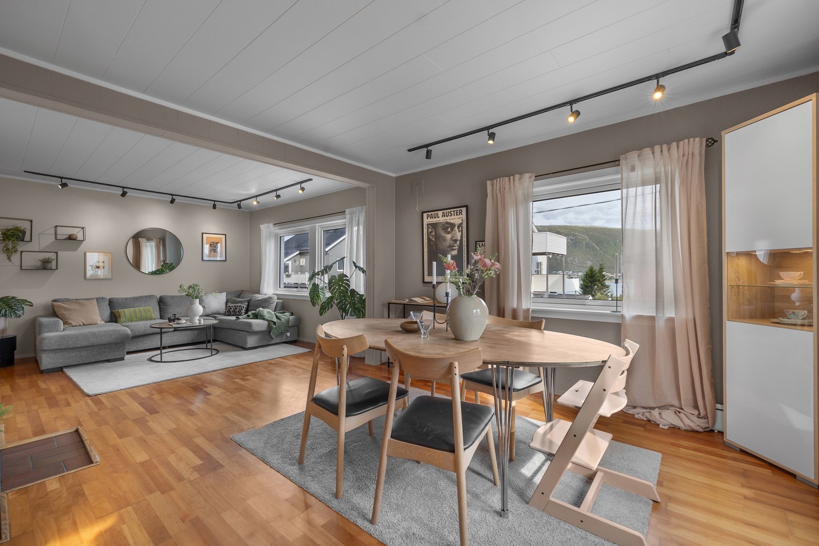 Spisestue med god størrelse. Galleribilde