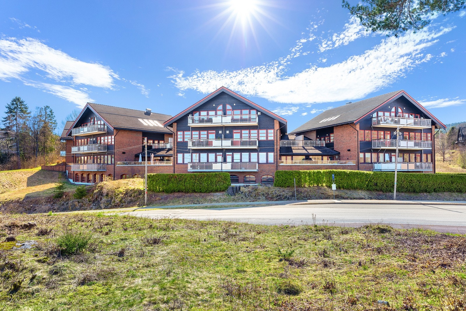 Stilig bygg - som i sin tid fikk byggeskikkprisen i Røyken Galleribilde