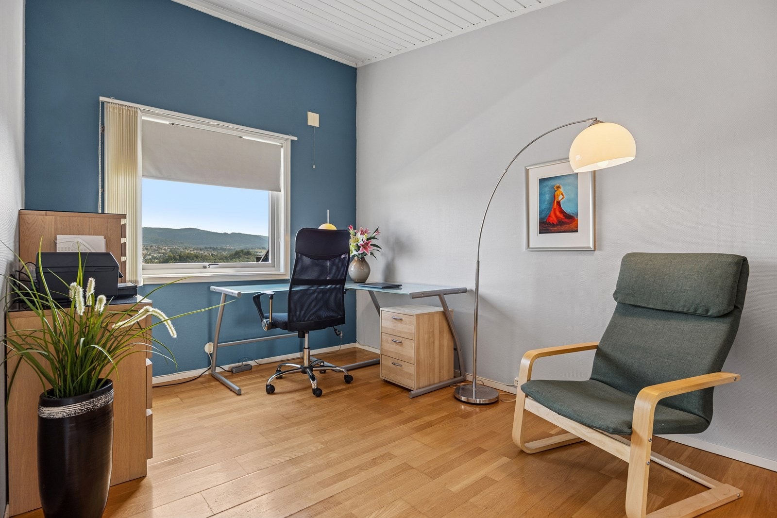 Soverom med inngang fra stuen. Galleribilde
