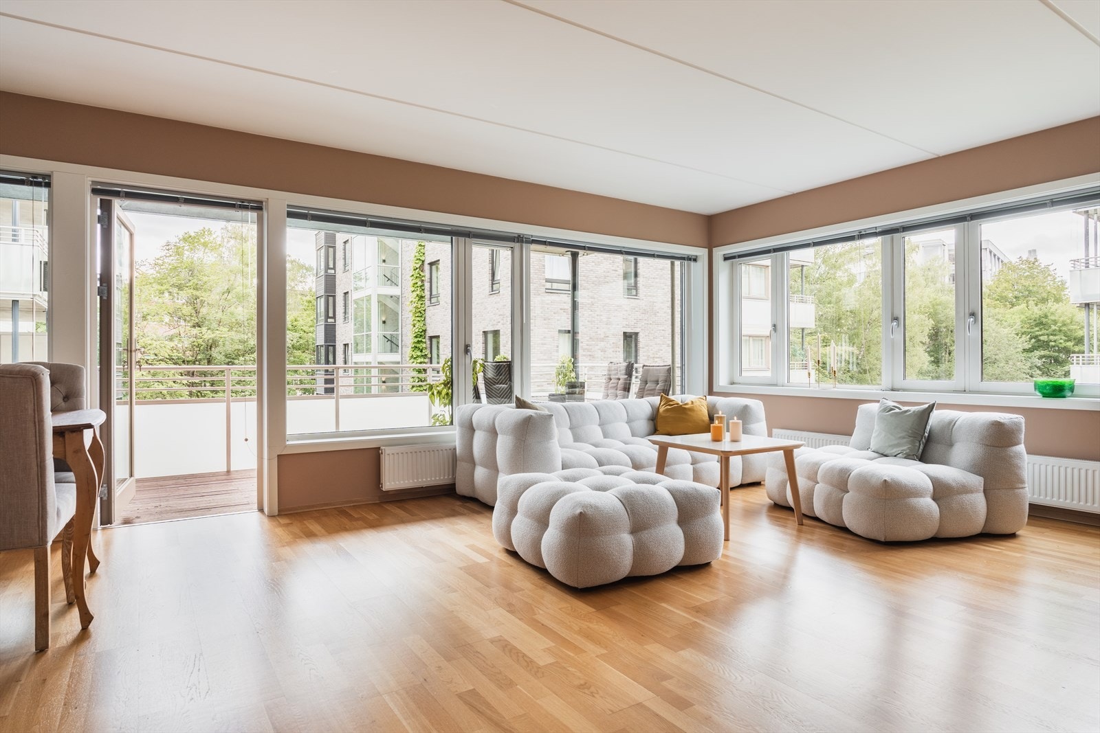 Velkommen til Nedre Skøyen vei 14 - Presentert av Renate F. Fløan og Fredrik Buer Moe v/Nordvik Majorstuen! Galleribilde