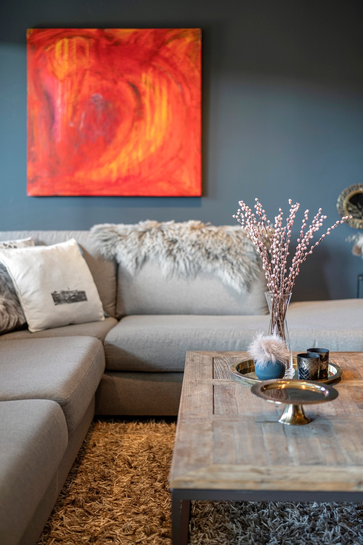 Med egen bod i svalgangen, sportsbod, samt felles smørebod i underetasjen, er dette en leilighet som har mye å tilby for de som ønsker seg familiehygge og et aktivt friluftsliv på fjellet. Galleribilde