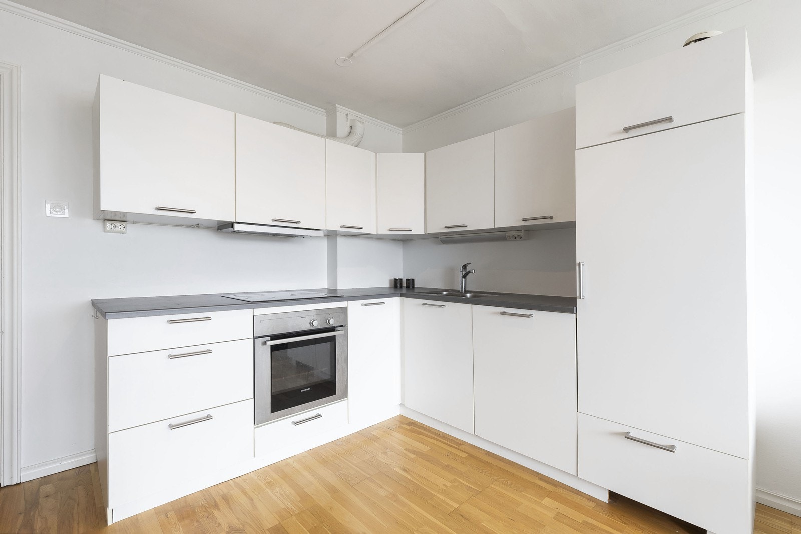 Lyst og lettstelt kjøkken Galleribilde