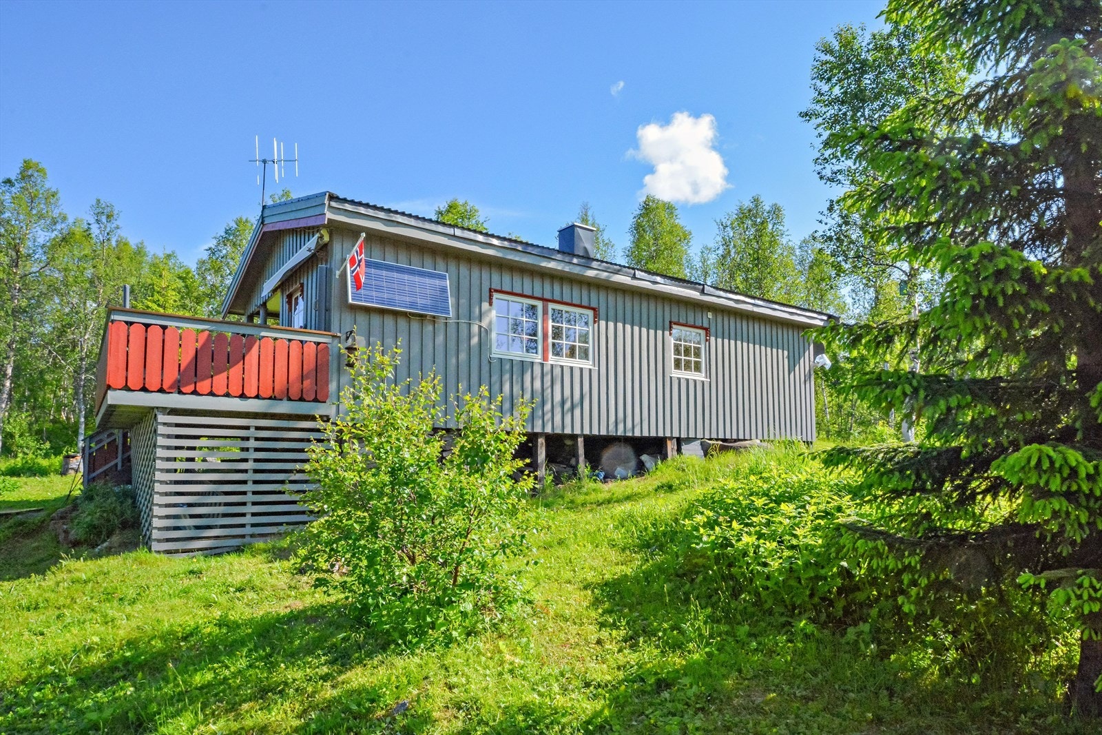 Fasade av hytten mot sør Galleribilde