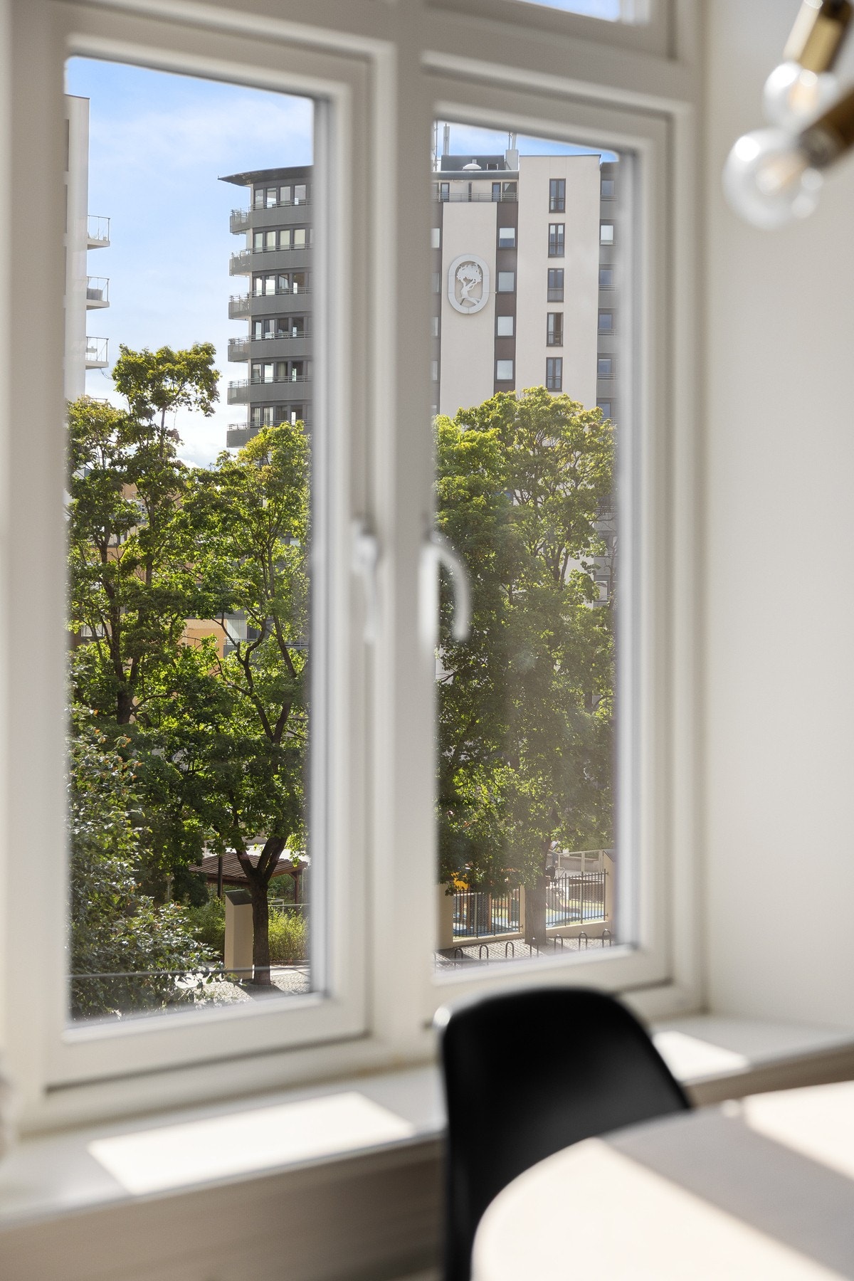 Stuen er vendt mot rolig blindvei. Galleribilde