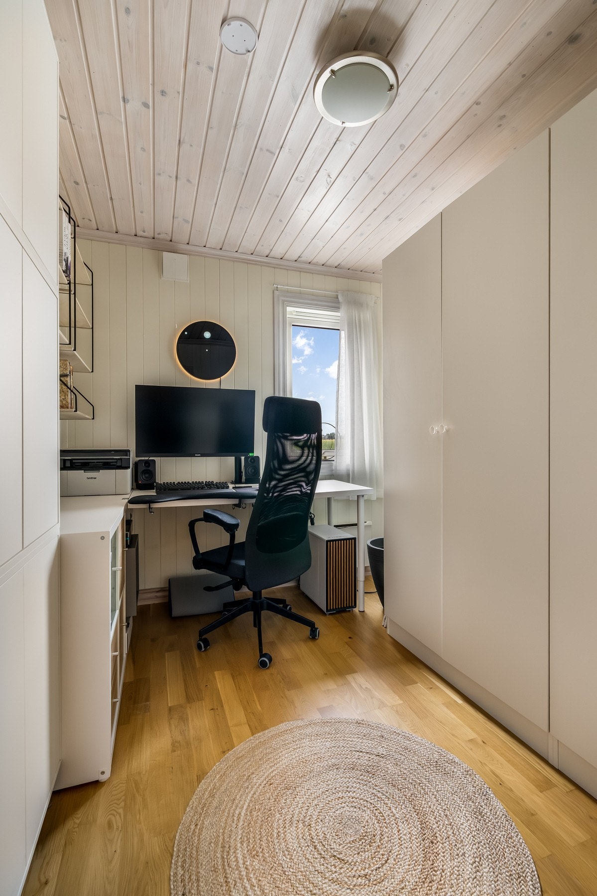 Soverom nr. 3 som i dag brukes til kontor og lagring. Galleribilde