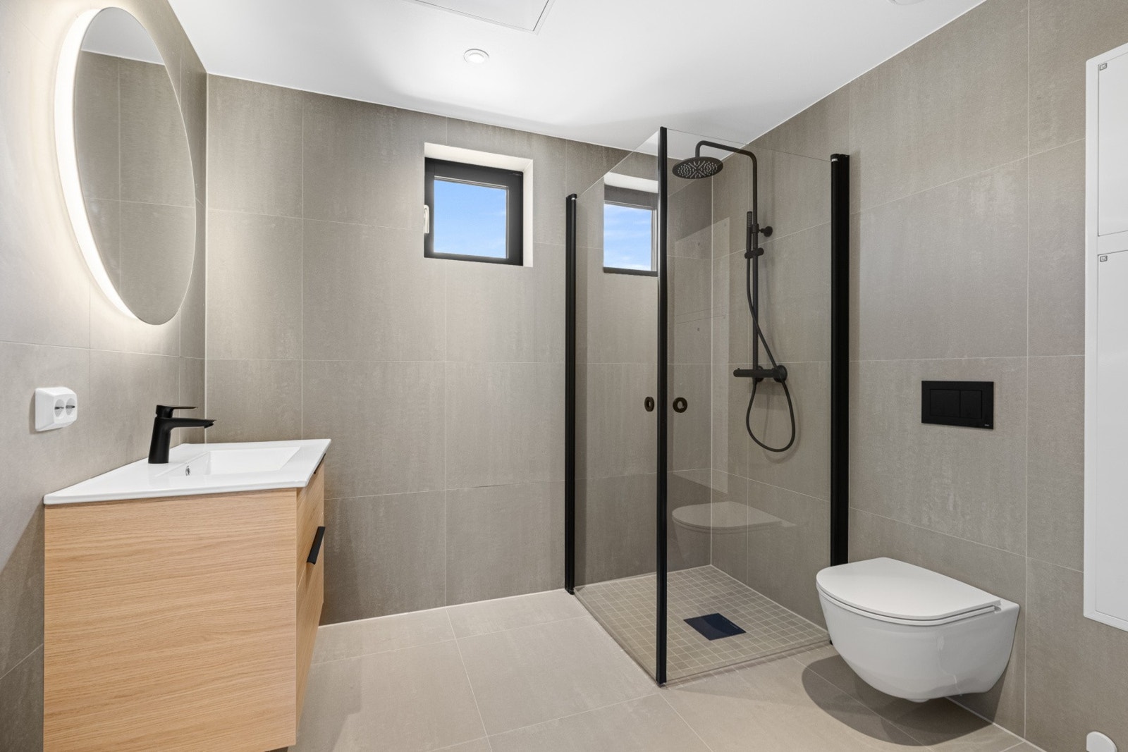 Flott flislagt bad. Galleribilde