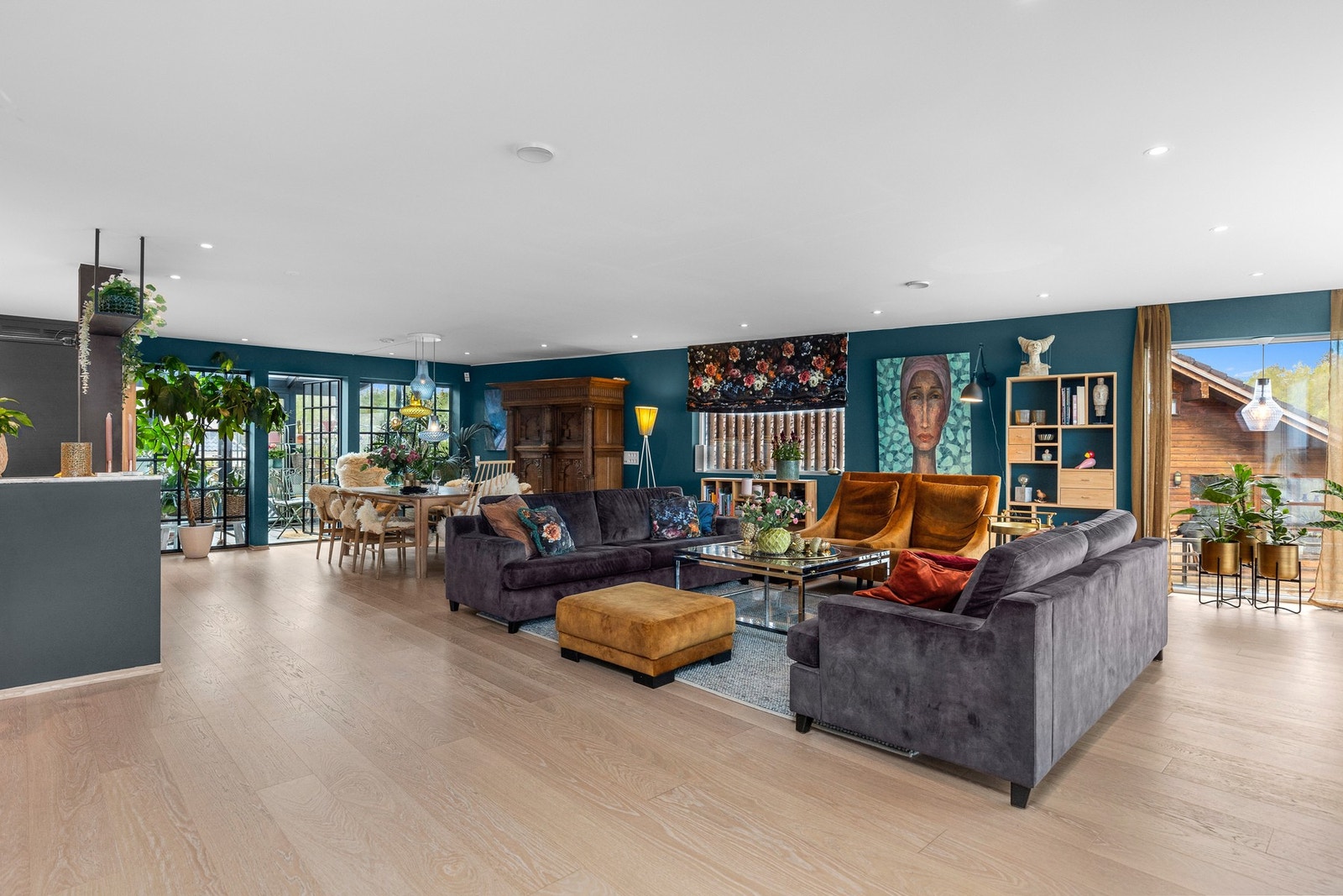 Svært romslig stue / kjøkken på 89 kvm Galleribilde