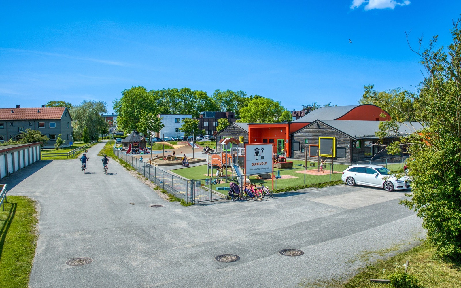 Leiligheten ligger like ved Gudevold barnehage. Galleribilde