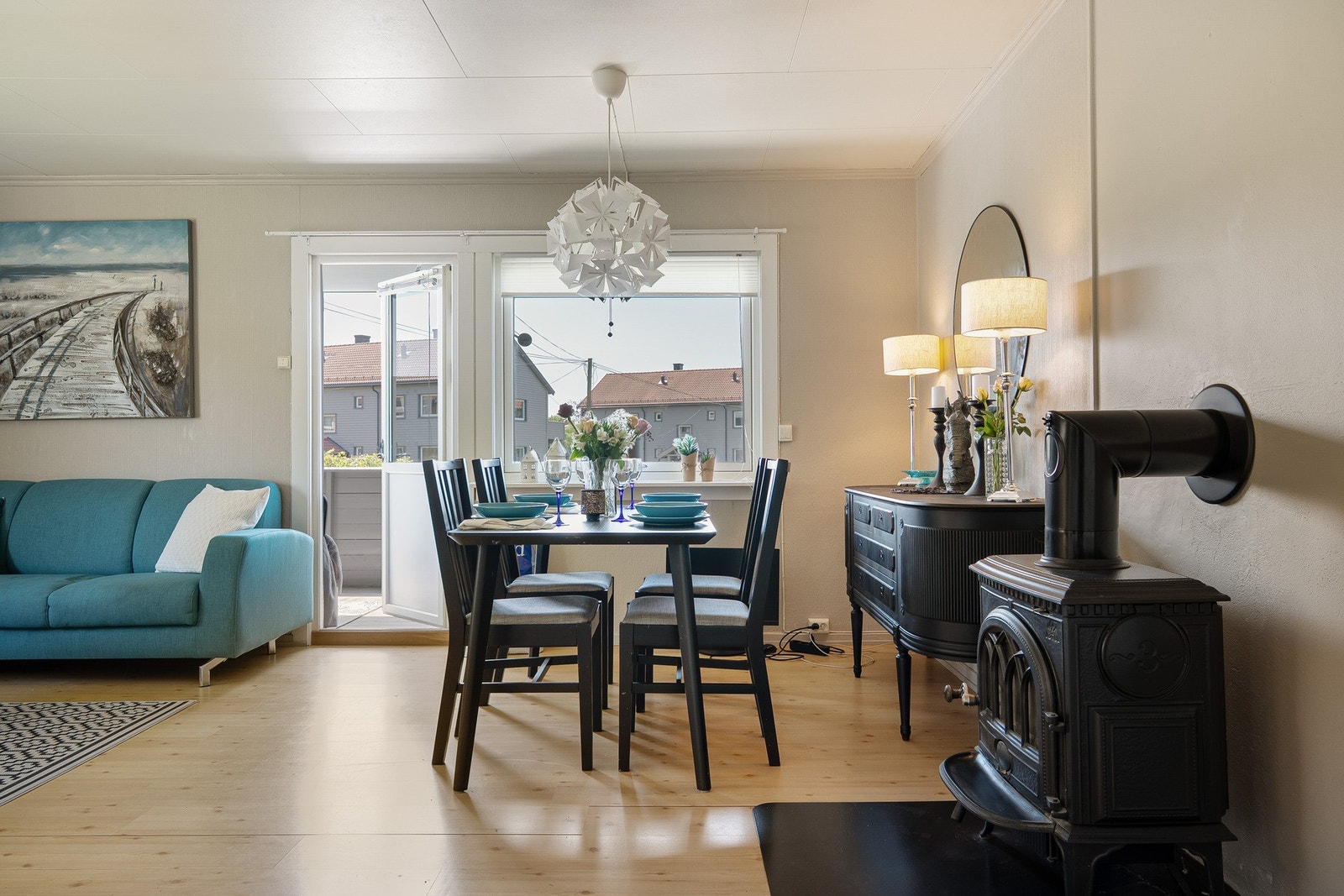 Stuen er malt i 2025. Galleribilde