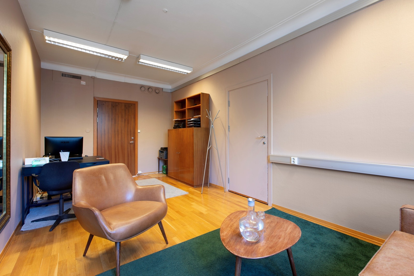 Kontor 2
NB! møbler på bildet følger ikke med Galleribilde