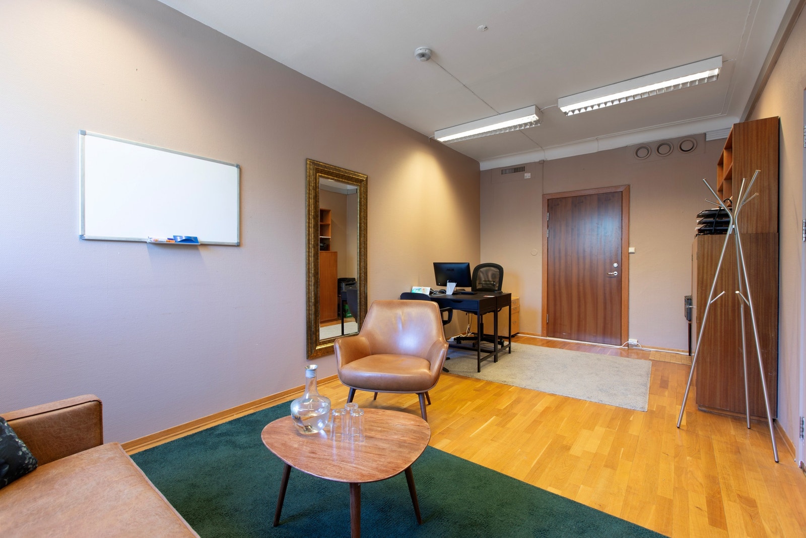 Kontor 2
NB! møbler på bildet følger ikke med Galleribilde