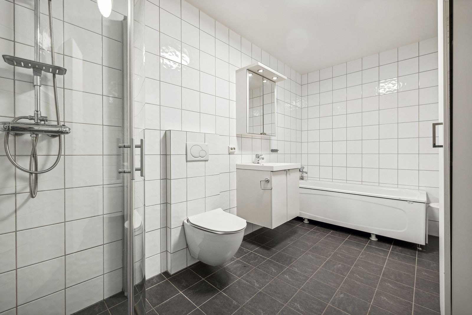 Bad und
eretasje. Galleribilde