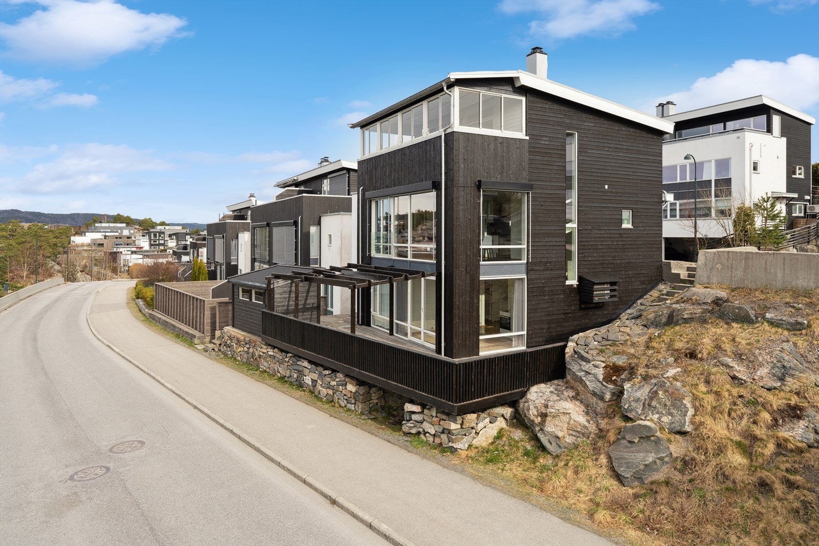 Røsslyngstien 10 Presenteres av Magnus Kåsa Minde v/Spareskillingsmegleren Galleribilde