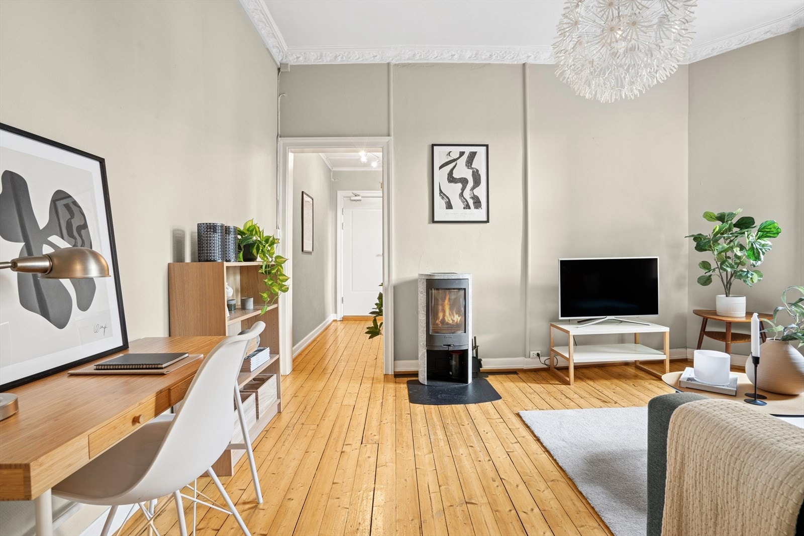 Leiligheten ligger fint til i byggets 1. etasje og inneholder entré, gang, baderom, stue, kjøkken og soverom. Galleribilde