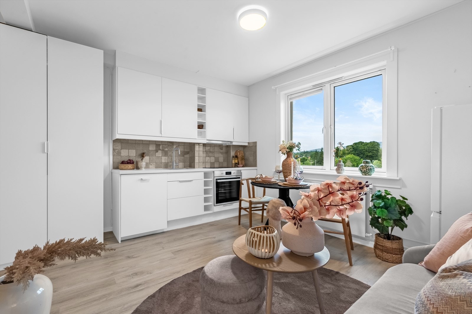 Fyring, varmtvann og fibernett 100/100Mbit er inkludert i fellesutgiftene. Galleribilde