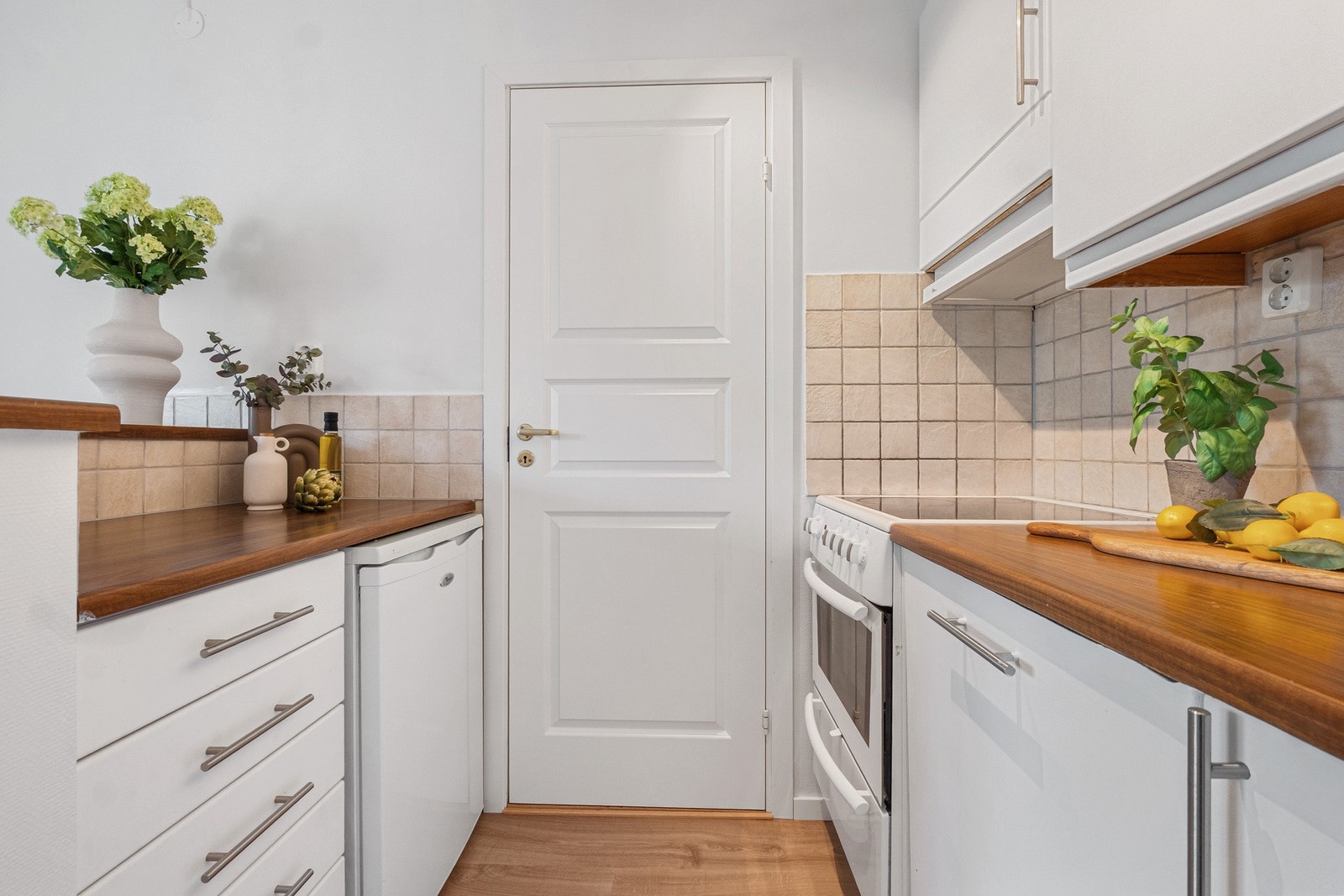 Felleskostnadene inkluderer strøm, kommunale avgifter, TV/internett, renovasjon, brøyting mm. Ingen dokumentavgift! Galleribilde