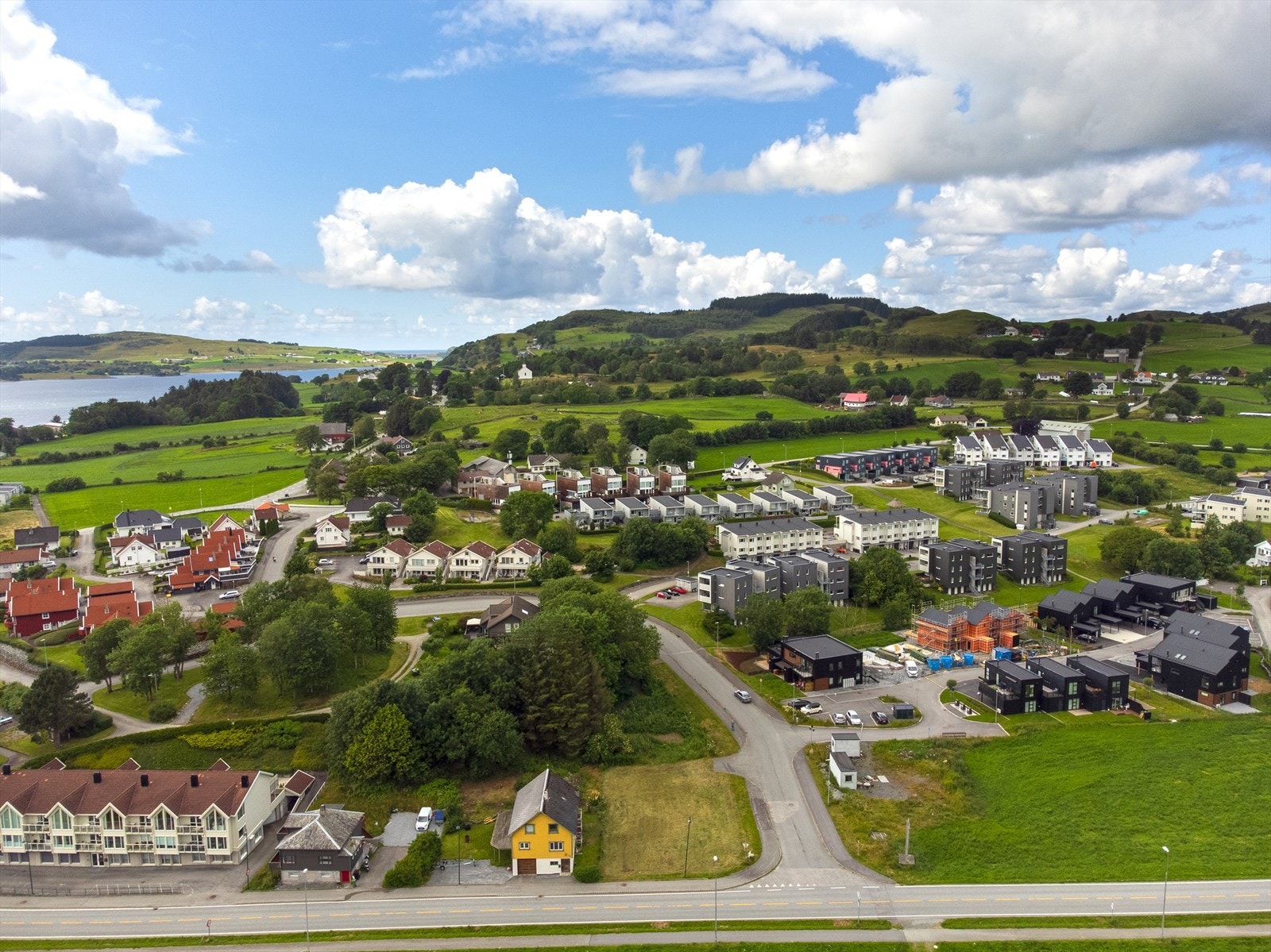 Luftfoto - kort vei til skoler og barnehager Galleribilde
