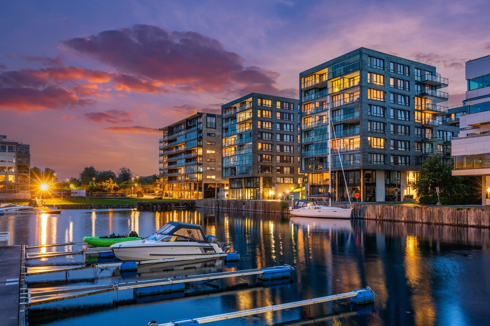 Laberget 40 D har en ettertraktet beliggenhet i Hinna Park - et moderne og maritimt bydelssentrum som forener byliv, sjø og natur. Galleribilde