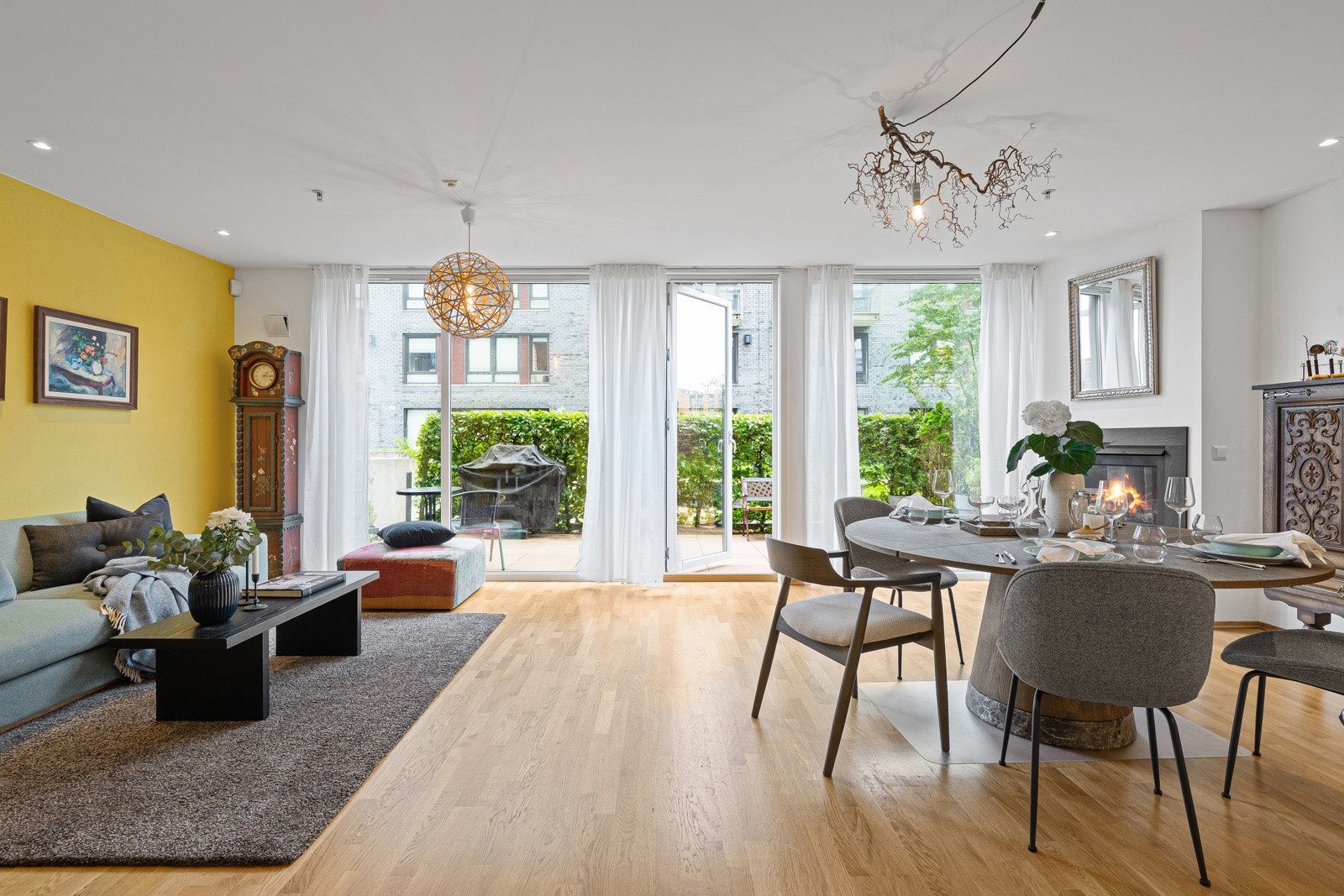 Velkommen inn! Dette er en innholdsrik leilighet over 2 plan i Hinna Pluss. Galleribilde