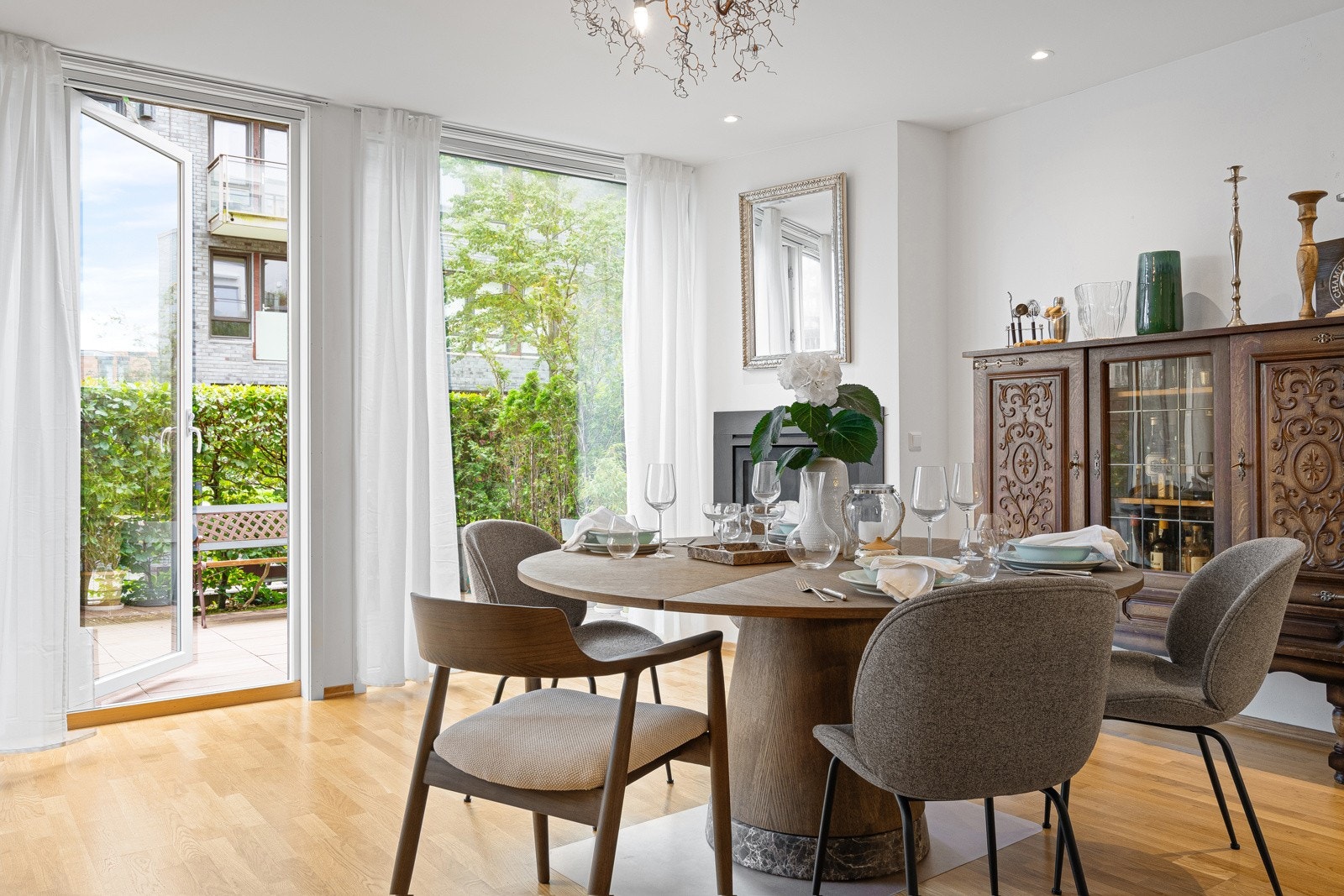 God plass til spisebord. Galleribilde