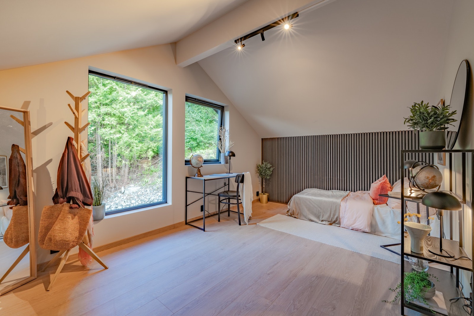 Soverom 3 er på 14 kvm, også her har du god plass til dobbeltseng og garderobeløsning. Galleribilde