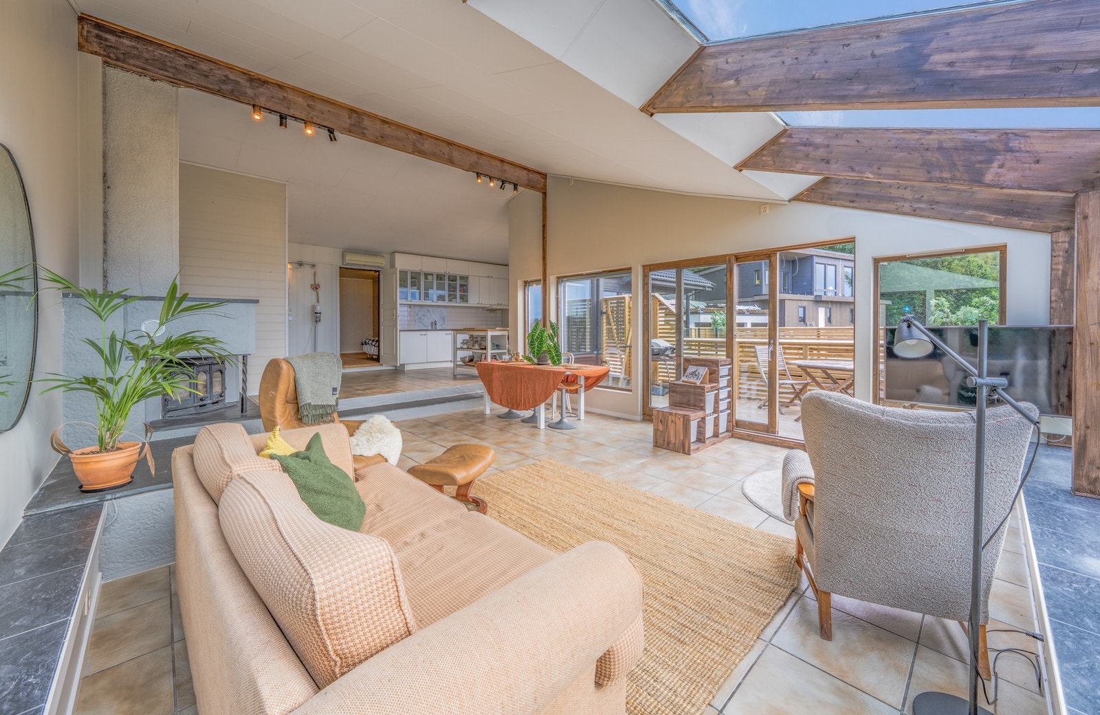 Stue og kjøkken er på 51 kvm, her har du god plass til spisebord og sofagruppe uten at det oppleves "trangt". Galleribilde