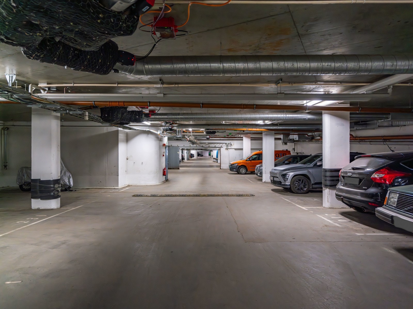 Mulighet for kjøp/leie av parkering i garasjekjeller under bygget. Galleribilde