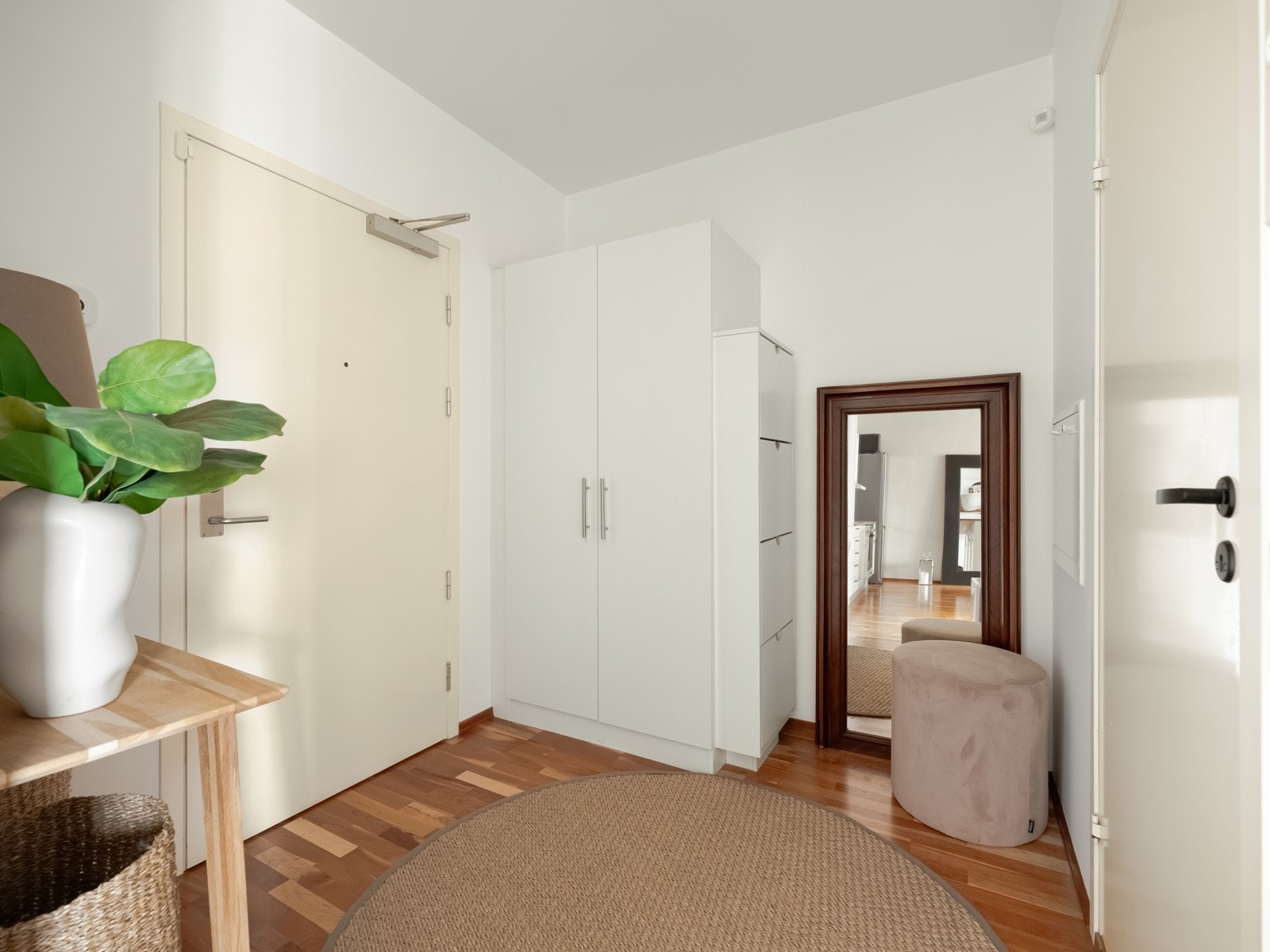 Callinganlegg. Det er trappefri adkomst via heis i bygget. Galleribilde