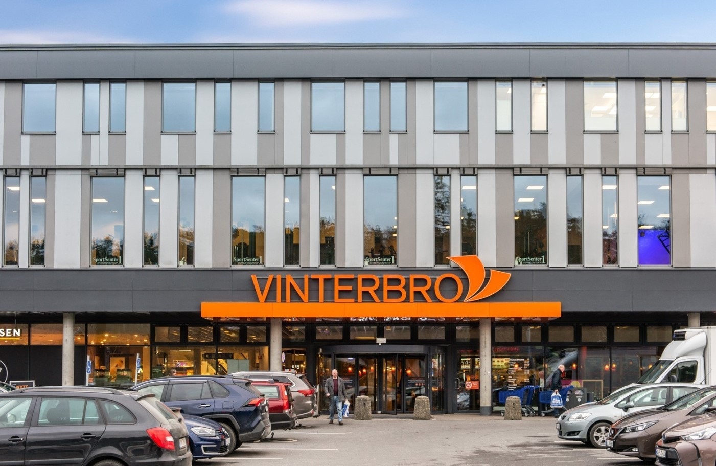 Vinterbro senter kun 5 min unna med bil. Gangavstand til Dagligvare butikk , kiosk og plantesenter ved Nesset Galleribilde