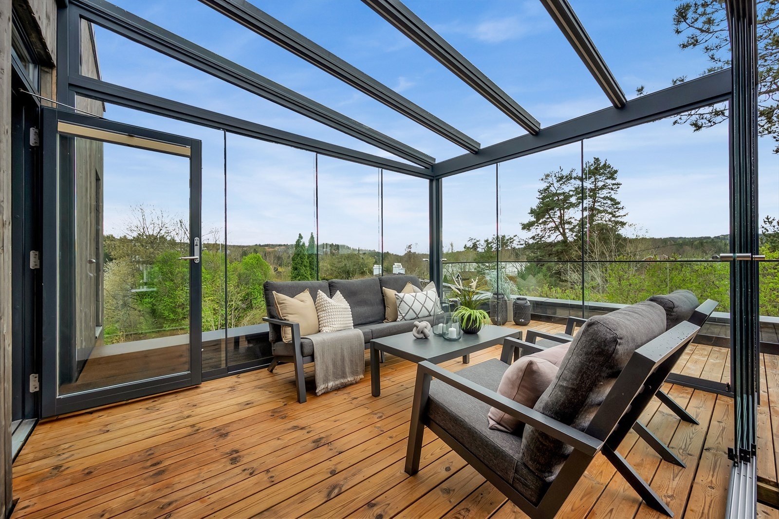 Her kan kjøper nyte lune og hyggelige omgivelser med lite innsyn Galleribilde