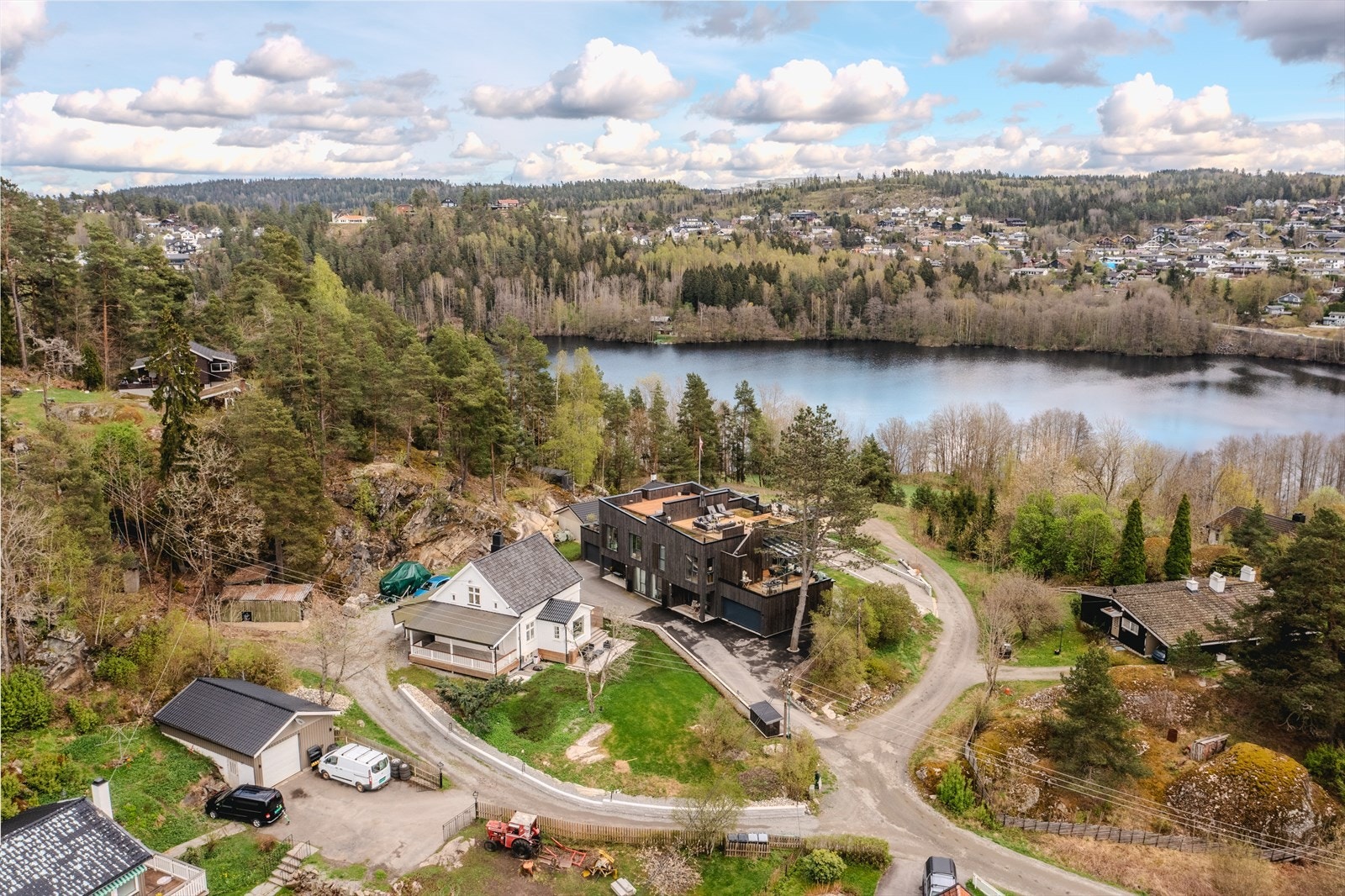 Boligen har fint utsyn over Pollevannet Galleribilde