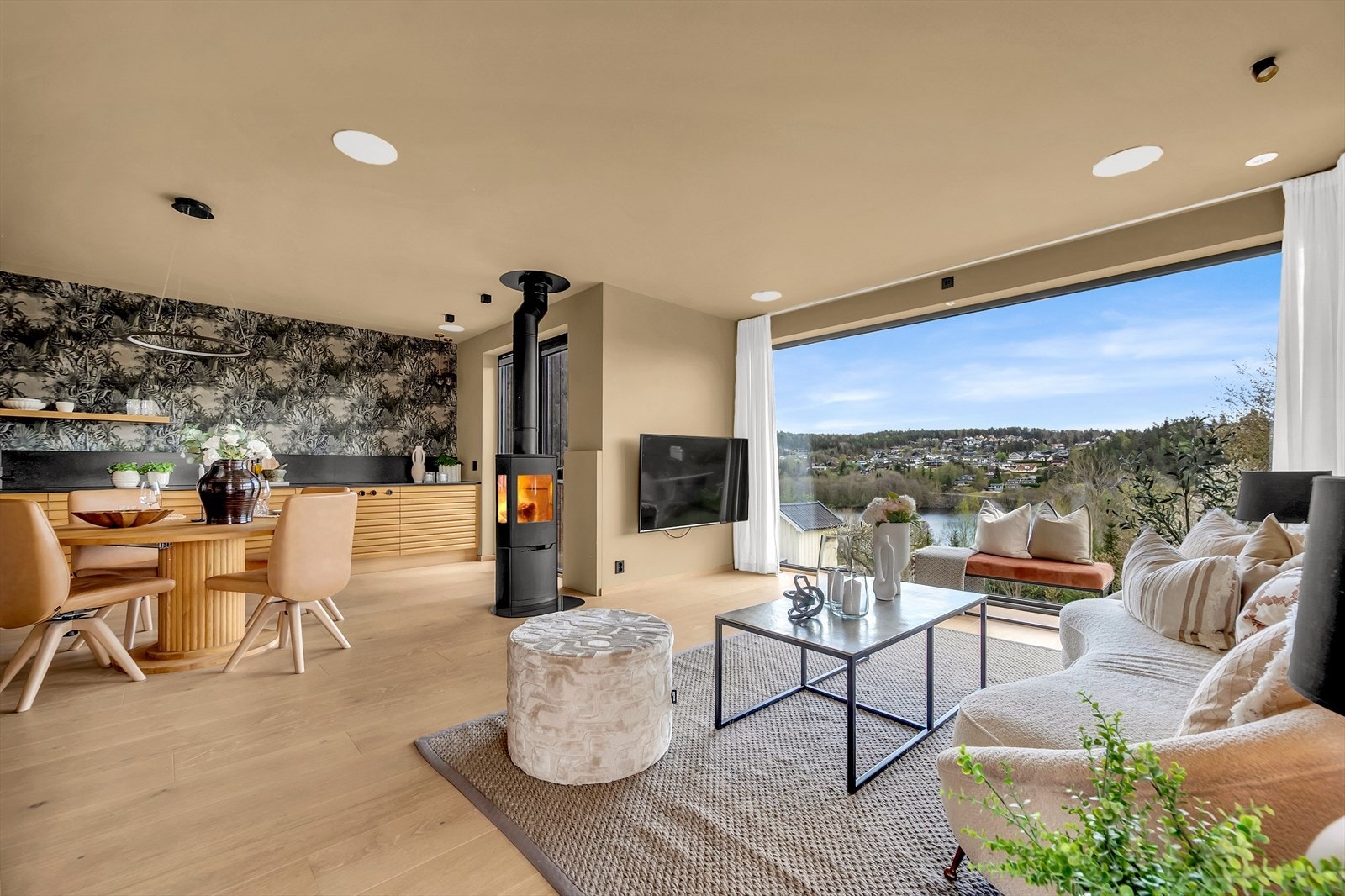 Nyoppført og eksklusiv familiebolig med mange gode kvaliteter. Galleribilde