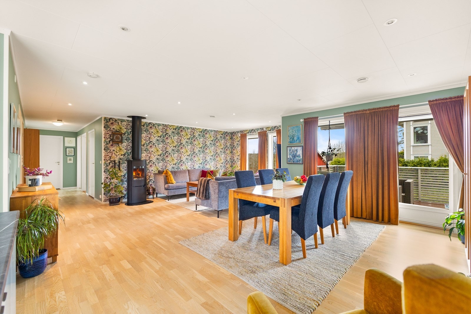 DNB Eiendom ved Michael Almvik Meyer tlf. 48062870 ønsker deg velkommen til Manstad og Lokalveien 37C! Galleribilde