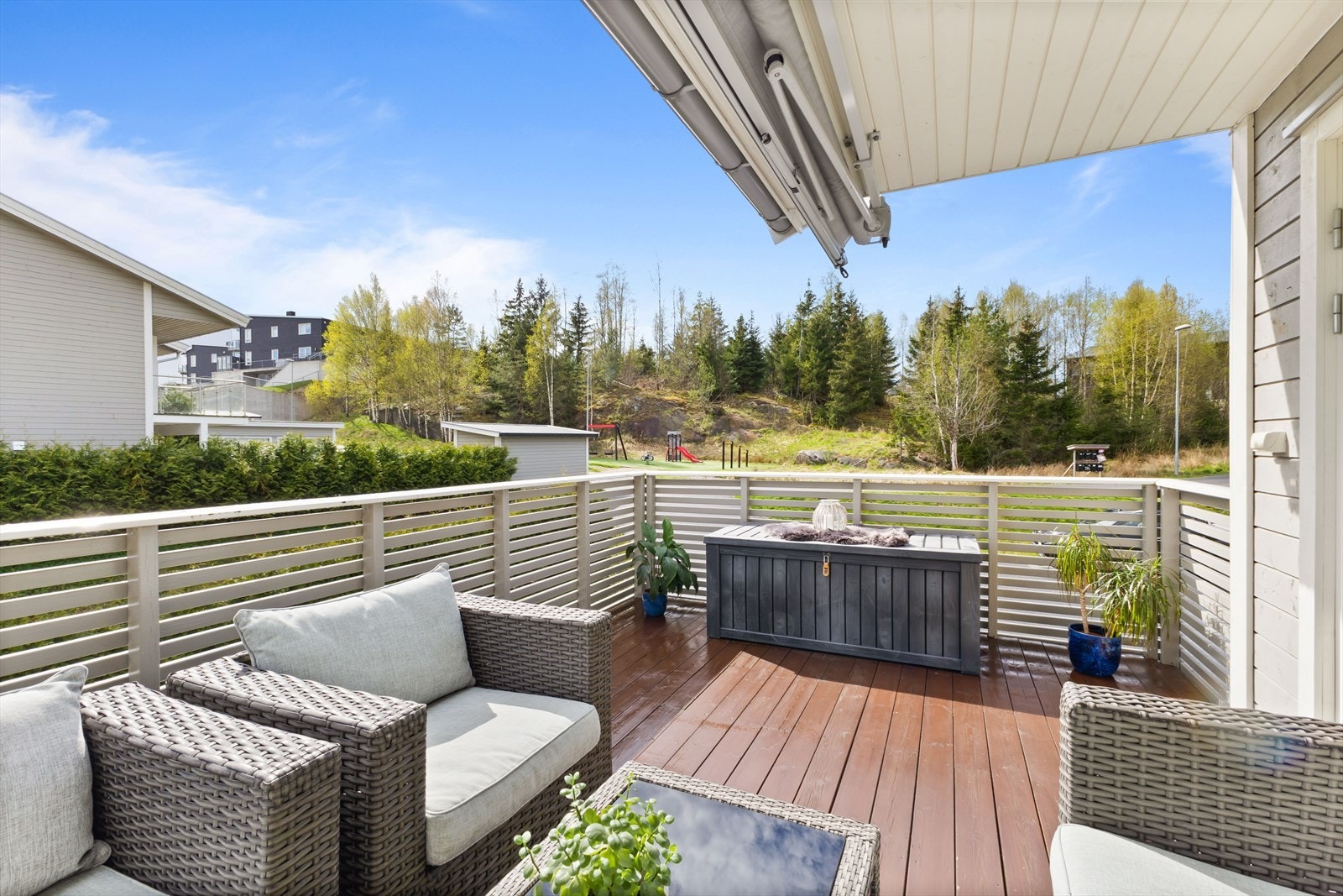 Fra balkongen har du fin oversikt over nærområdet. Galleribilde